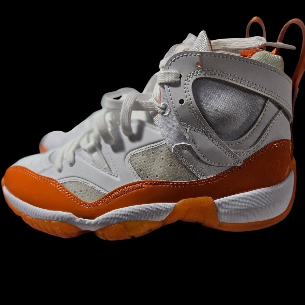 Jordan Women’s Jumpman Two Trey. Size 8 - Picture 5 of 7
